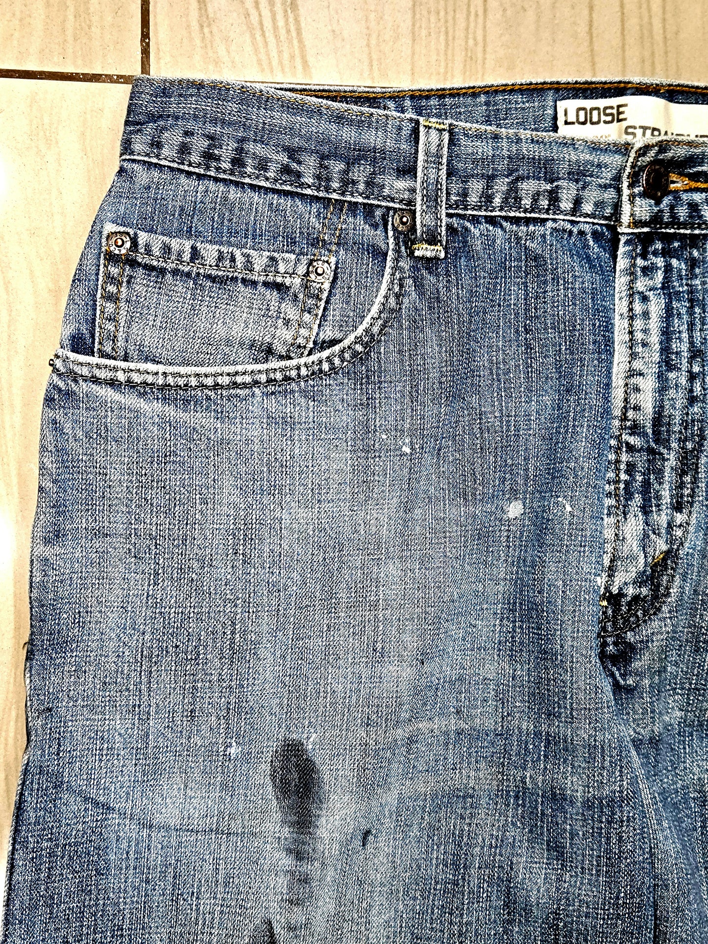 LEVI'S STRAUSS paint splattered RELAXED FIT jeans(MENS)