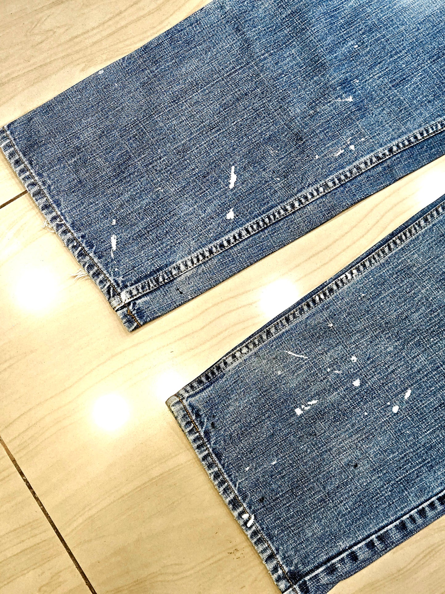 LEVI'S STRAUSS paint splattered RELAXED FIT jeans(MENS)