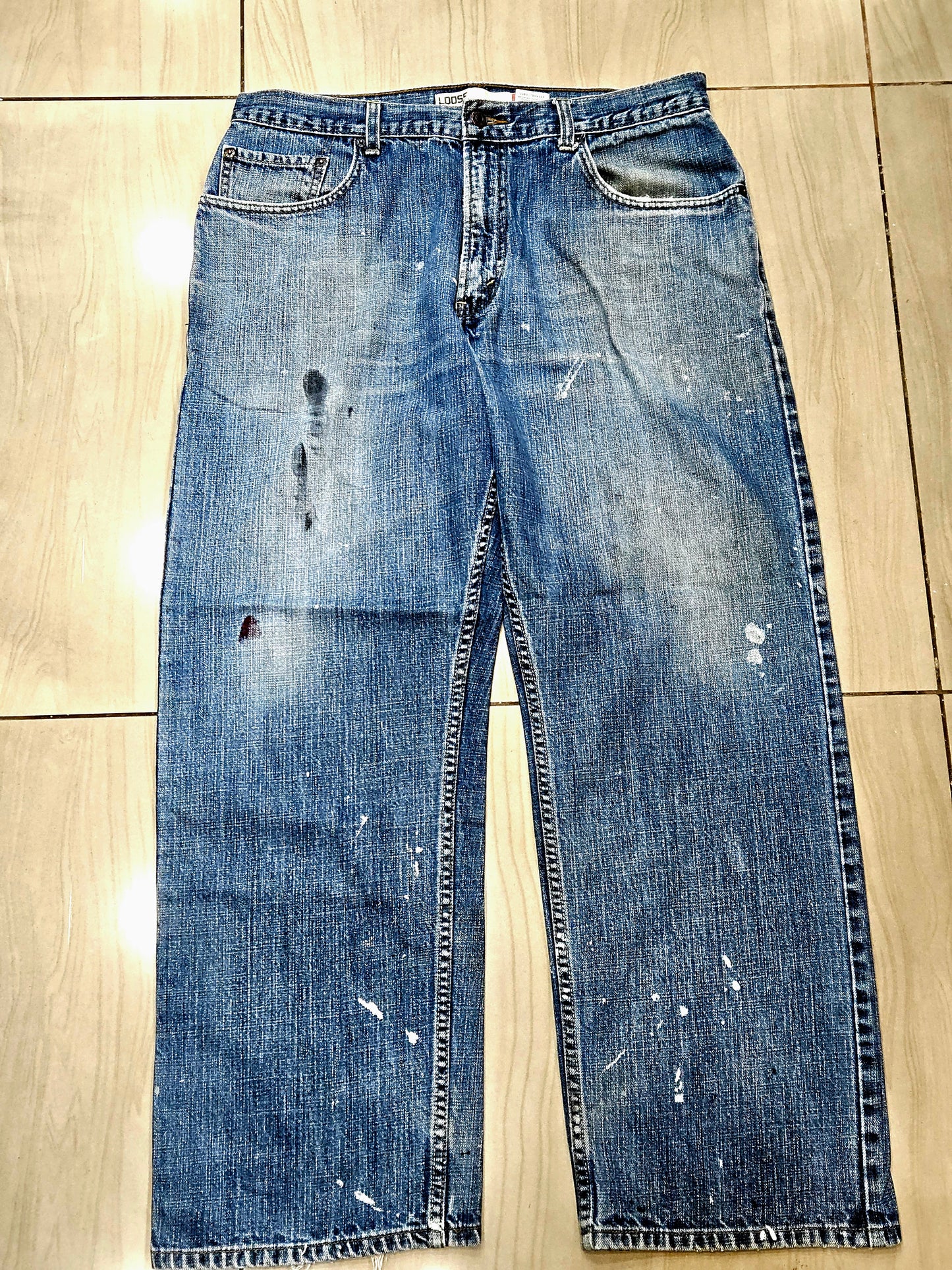 LEVI'S STRAUSS paint splattered RELAXED FIT jeans(MENS)